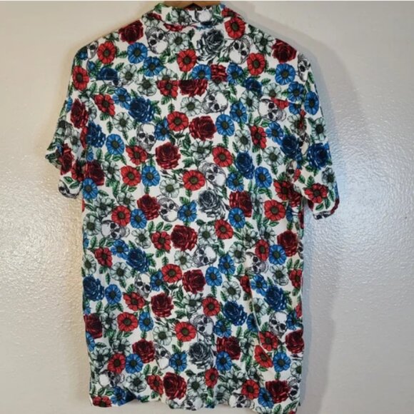 Life is a Beach Good Vibes Skull and Roses Men’s Short Sleeve Button Down Shirt - Picture 5 of 5